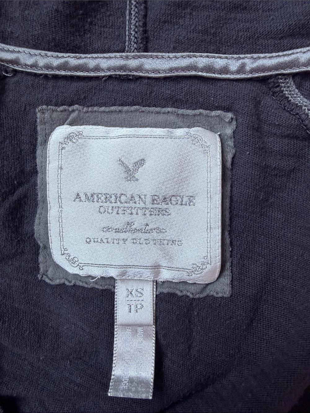 American Eagle Outfitters Gray V-Neck Hooded Long Sleeve Top - Slim Fit - Picture 2 of 4